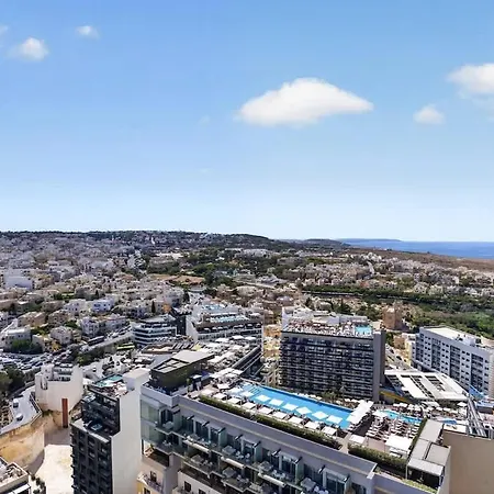 New Luxury Sea View Apartment, Mercury Towers 아파트 *