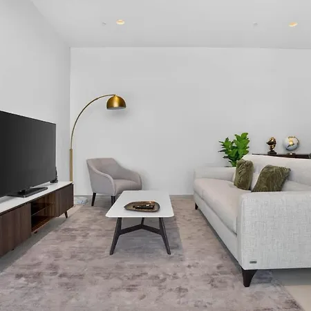 New Luxury Sea View Apartment, Mercury Towers Appartamento