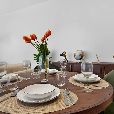New Luxury Sea View Apartment, Mercury Towers Appartamento *