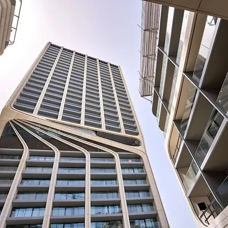 New Luxury Sea View Apartment, Mercury Towers 아파트 *